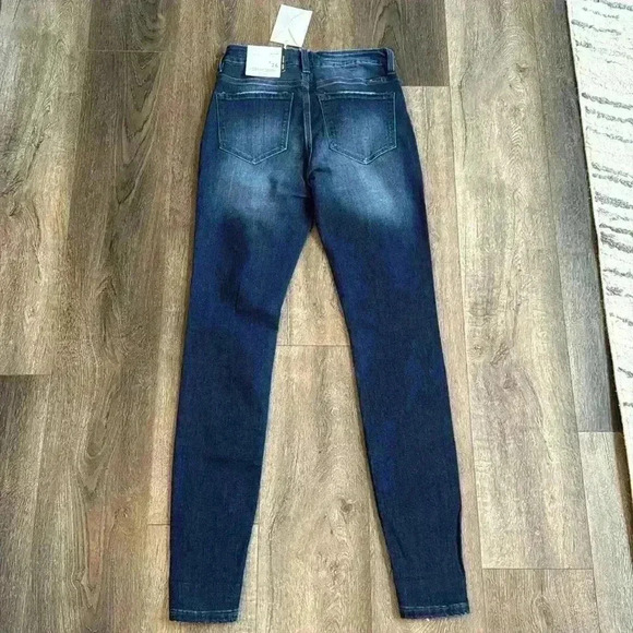KanCan Jeans. Brand new with tags. Women’s size 3/25. High rise, super skinny. - Picture 7 of 9